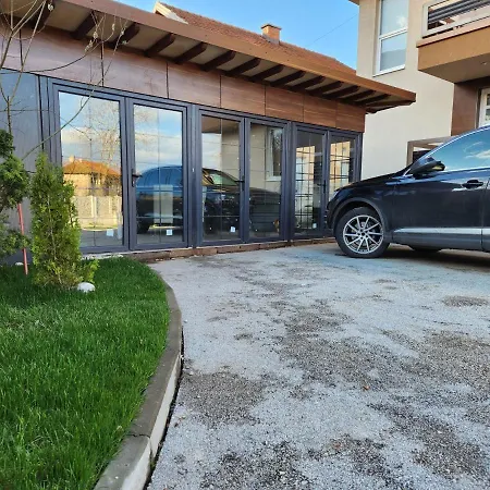 Kolonia Villa *